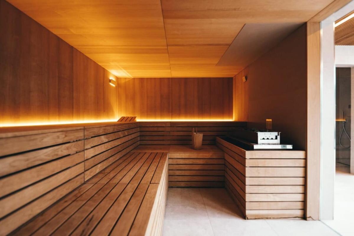 Appartement De Luxe 1 Chambre A Coucher, Centre Commercial, Piscine Et Fitness Lüksemburg Dış mekan fotoğraf
