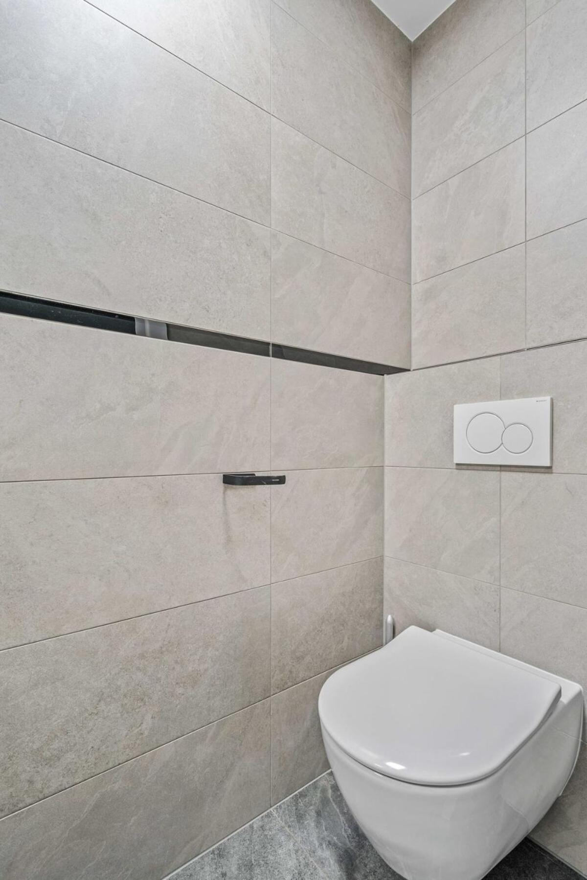 Appartement De Luxe 1 Chambre A Coucher, Centre Commercial, Piscine Et Fitness Lüksemburg Dış mekan fotoğraf
