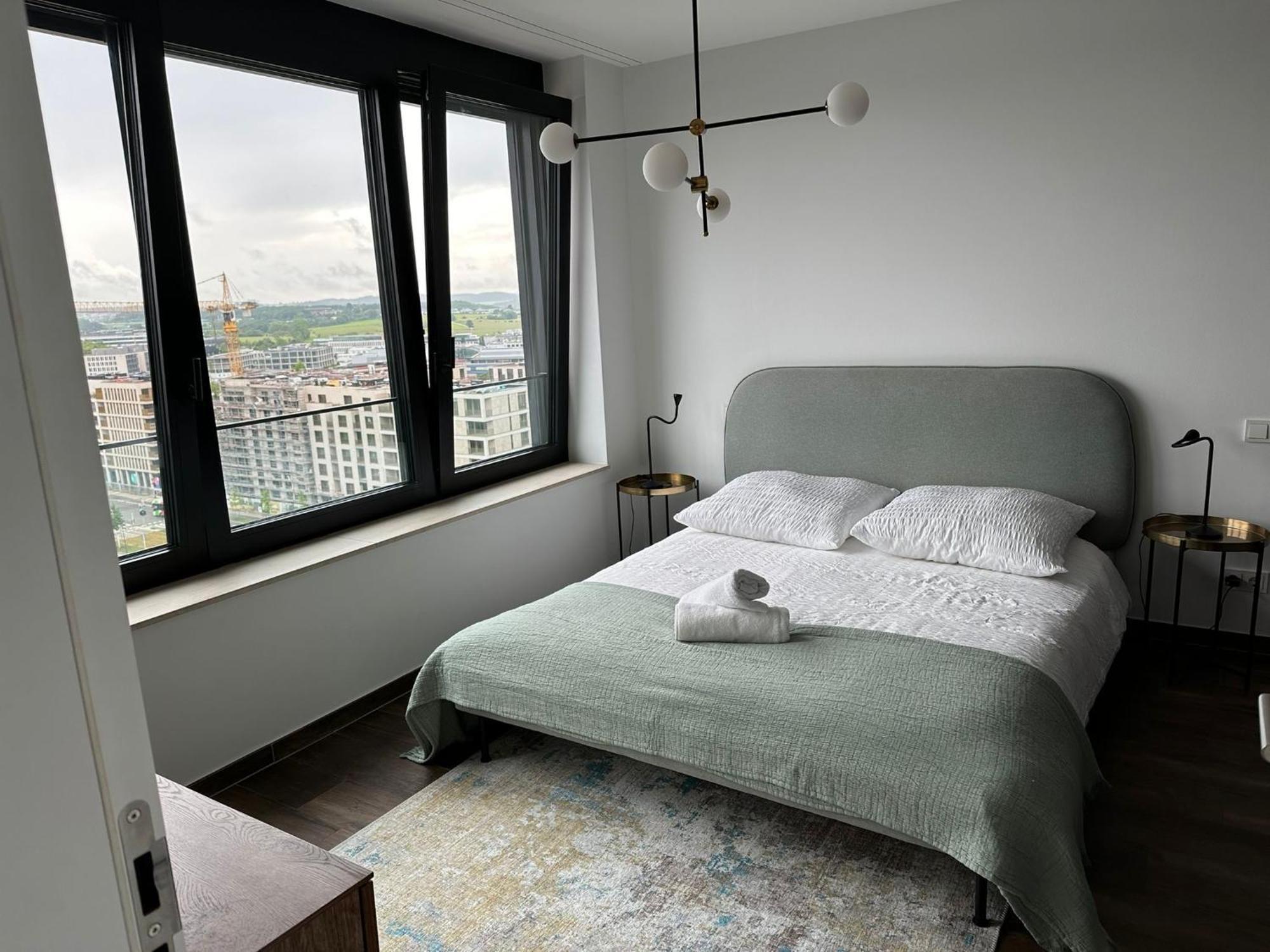 Appartement De Luxe 1 Chambre A Coucher, Centre Commercial, Piscine Et Fitness Lüksemburg Dış mekan fotoğraf
